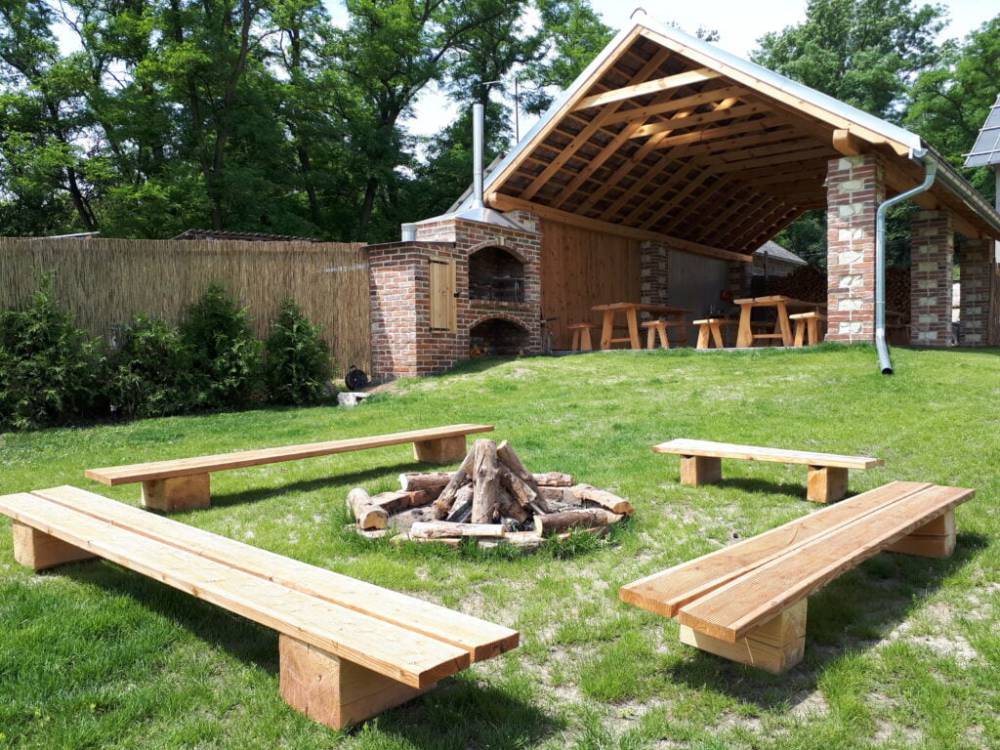 Stodoła z grillem i wędzarnią